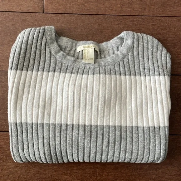 Striped Ribbed Crop Top - Picture 5 of 6